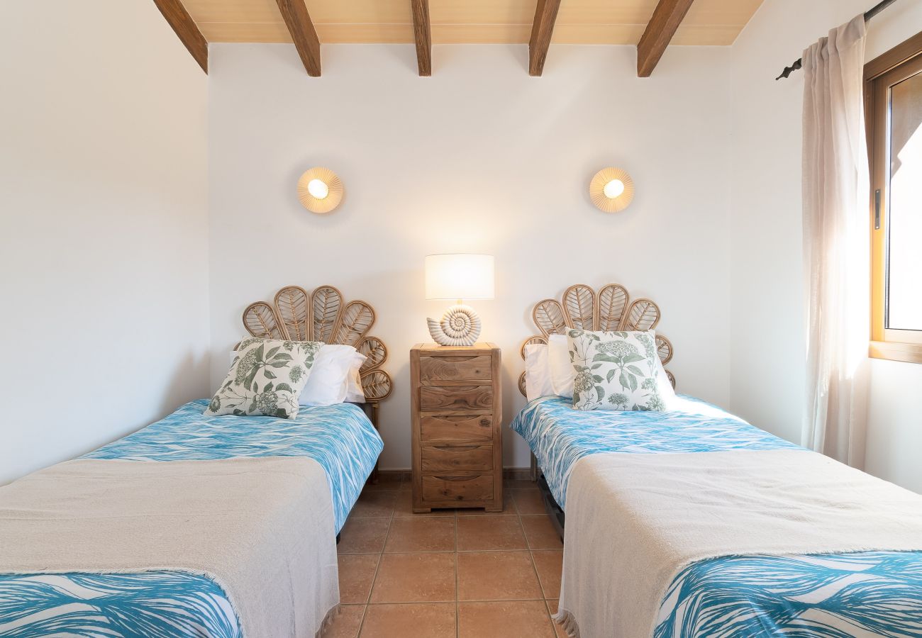 Finca en Santanyi - Sa Madoneta encantadora casa vacacional con vistas impresionantes y piscina en Santanyí