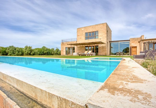 Finca en Campos - Son Coranta » finca moderna con piscina en ubicación tranquila, perfecto para sus vacaciones