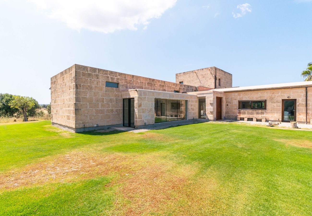 Finca en Campos - Son Coranta casa vacacional con estilo rústico y piscina en un entorno tranquilo y natural en Campos