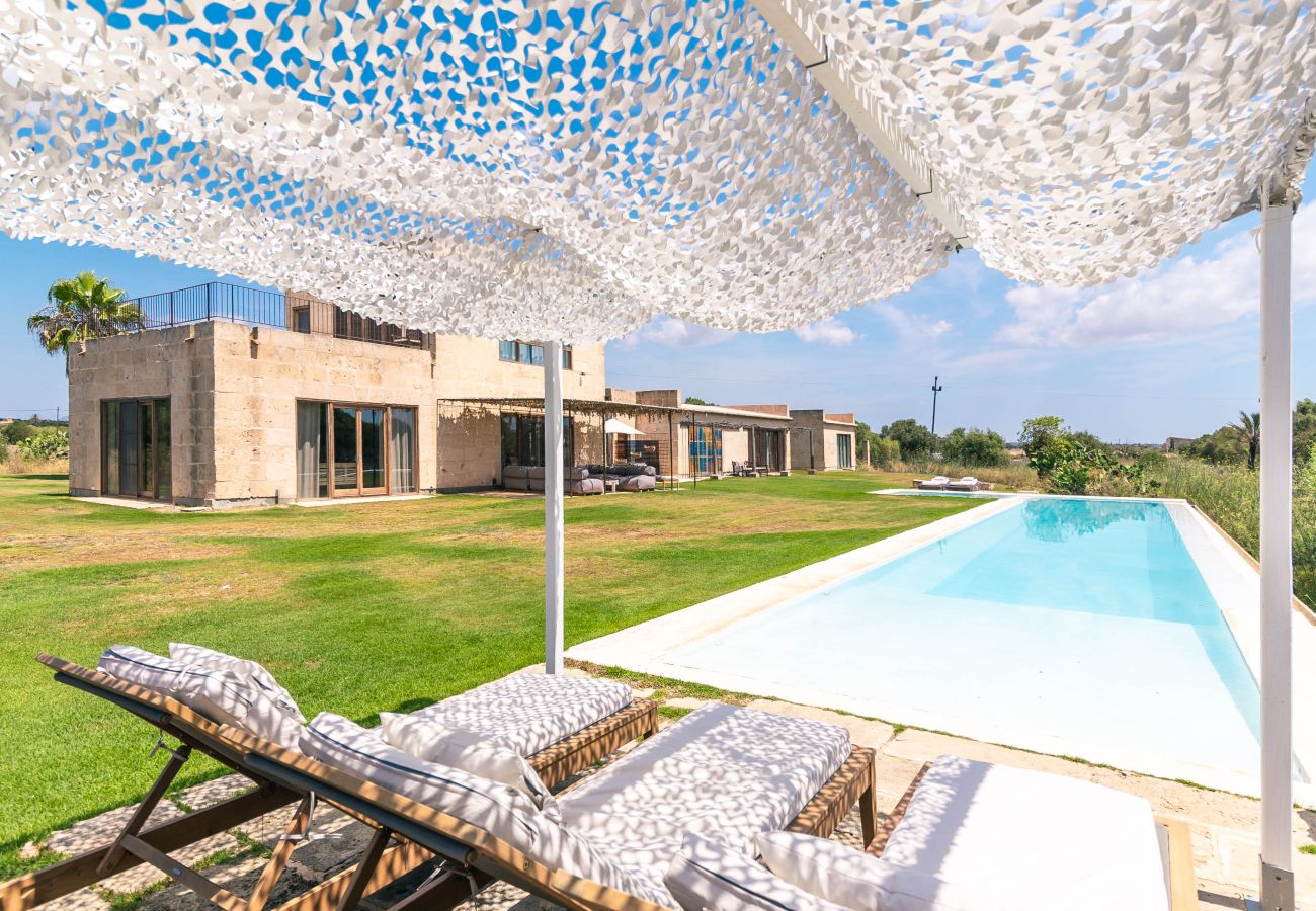 Finca en Campos - Son Coranta casa vacacional con estilo rústico y piscina en un entorno tranquilo y natural en Campos