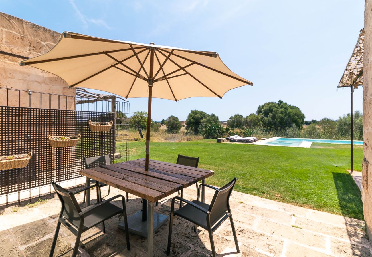 Finca en Campos - Son Coranta casa vacacional con estilo rústico y piscina en un entorno tranquilo y natural en Campos