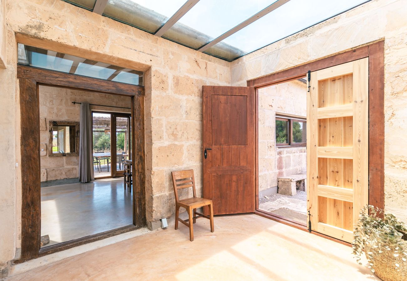 Finca en Campos - Son Coranta casa vacacional con estilo rústico y piscina en un entorno tranquilo y natural en Campos