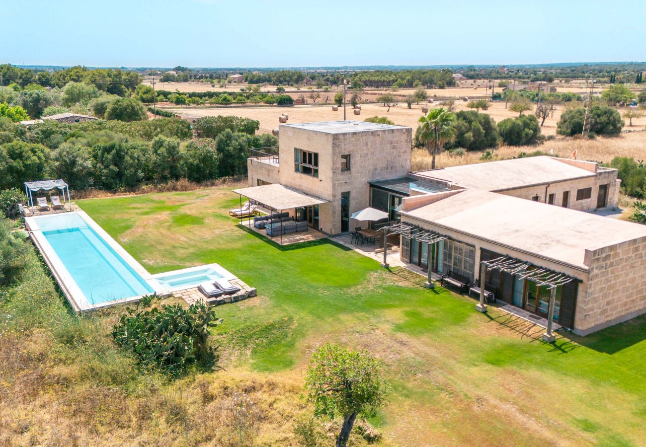 Finca en Campos - Son Coranta casa vacacional con estilo rústico y piscina en un entorno tranquilo y natural en Campos