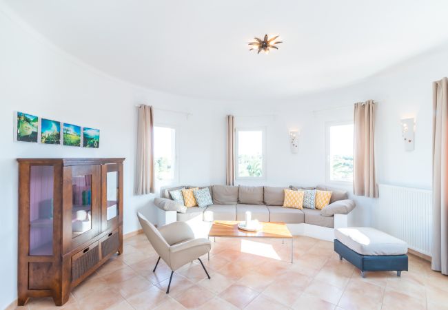 Villa en Santanyi - Can Flores Villa  casa vacacional con piscina perfecta para unas vacaciones relajantes cerca de Cala Santanyi  Villa en Santanyi - Can Flores Villa  casa vacacional con piscina perfecta para unas vacaciones relajantes cerca de Cala Santanyi