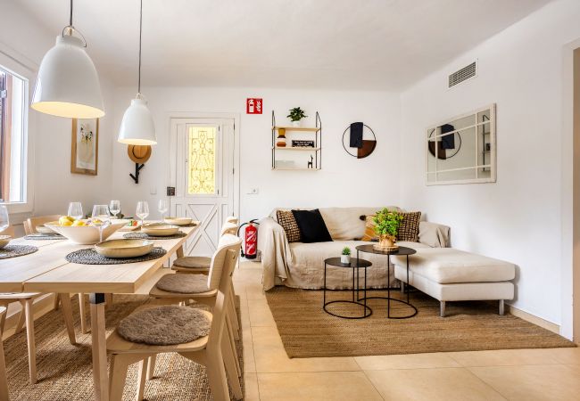Chalet en Santanyi - La Casa Escaniana Acogedora casa vacacional con piscina climatizada a solo 200 m de la playa en Cala Santanyi  Chalet en Santanyi - La Casa Escaniana Acogedora casa vacacional con piscina climatizada a solo 200 m de la playa en Cala Santanyi