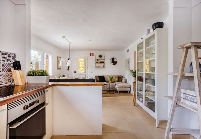 Chalet en Santanyi - La Casa Escaniana Acogedora casa vacacional con piscina climatizada a solo 200 m de la playa en Cala Santanyi  Chalet en Santanyi - La Casa Escaniana Acogedora casa vacacional con piscina climatizada a solo 200 m de la playa en Cala Santanyi