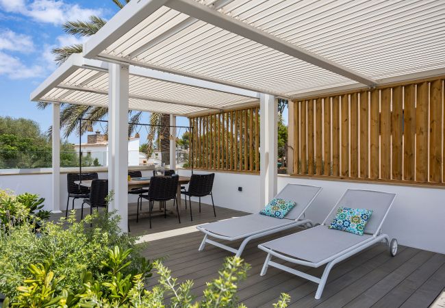 Chalet en Santanyi - La Casa Escaniana Acogedora casa vacacional con piscina climatizada a solo 200 m de la playa en Cala Santanyi  Chalet en Santanyi - La Casa Escaniana Acogedora casa vacacional con piscina climatizada a solo 200 m de la playa en Cala Santanyi