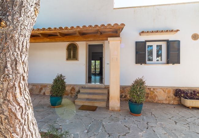 Villa en Cala Santanyi - Villa Escaletas casa vacacional a solo 600 m de la playa de Cala Santanyí con piscina y aire acondicionado Villa en Cala Santanyi - Villa Escaletas casa vacacional a solo 600 m de la playa de Cala Santanyí con piscina y aire acondicionado