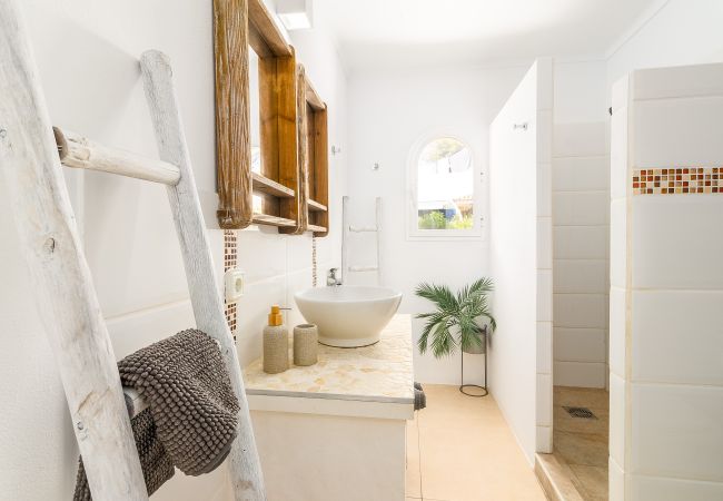 Villa en Cala Santanyi - Villa Escaletas casa vacacional a solo 600 m de la playa de Cala Santanyí con piscina y aire acondicionado Villa en Cala Santanyi - Villa Escaletas casa vacacional a solo 600 m de la playa de Cala Santanyí con piscina y aire acondicionado