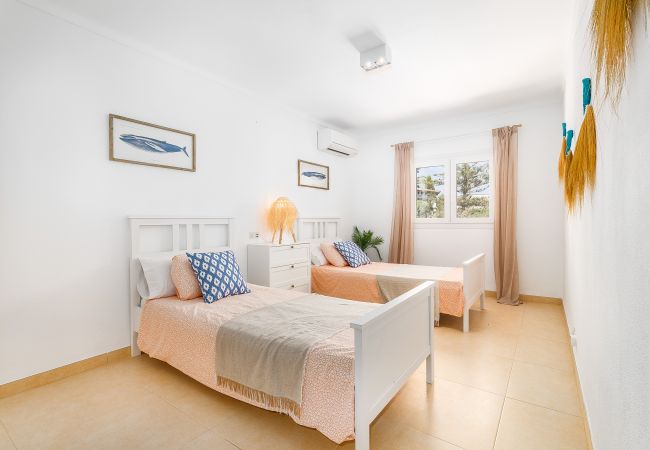 Villa en Cala Santanyi - Villa Escaletas casa vacacional a solo 600 m de la playa de Cala Santanyí con piscina y aire acondicionado Villa en Cala Santanyi - Villa Escaletas casa vacacional a solo 600 m de la playa de Cala Santanyí con piscina y aire acondicionado