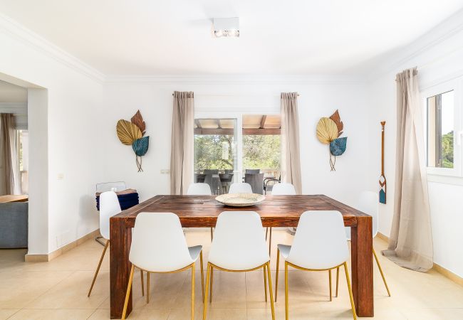 Villa en Cala Santanyi - Villa Escaletas casa vacacional a solo 600 m de la playa de Cala Santanyí con piscina y aire acondicionado Villa en Cala Santanyi - Villa Escaletas casa vacacional a solo 600 m de la playa de Cala Santanyí con piscina y aire acondicionado