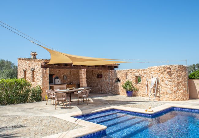 Finca en Santanyi - Finca Aries Finca de estilo mallorquín para alquileres mensuales en Santanyi Finca en Santanyi - Finca Aries Finca de estilo mallorquín para alquileres mensuales en Santanyi