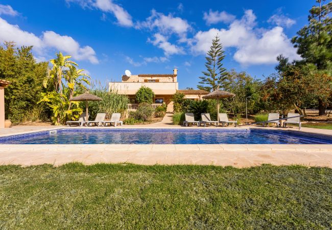 Finca en Cas Concos - Finca Son Peris casa vacacional idílica con piscina y vistas panorámicas en Cas Concos Finca en Cas Concos - Finca Son Peris casa vacacional idílica con piscina y vistas panorámicas en Cas Concos