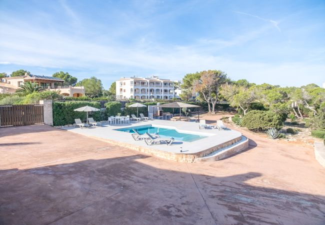 Villa en Cala Santanyi - Villa Can Ferrando casa vacacional en Cala Santanyi en primera línea de mar con lujo mediterráneo Villa en Cala Santanyi - Villa Can Ferrando casa vacacional en Cala Santanyi en primera línea de mar con lujo mediterráneo