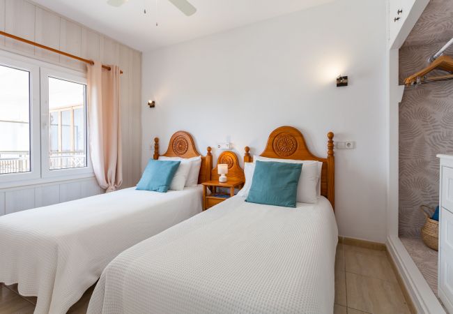 Apartamento en Portocolom - La Ola Beach House alojamiento vacacional junto al mar con piscina comunitaria en Porto Colom Apartamento en Portocolom - La Ola Beach House alojamiento vacacional junto al mar con piscina comunitaria en Porto Colom