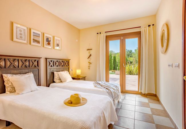 Casa en Santanyi - Son Pavo Real Finca idílica con piscina, casa de invitados y gran jardín en Santanyi Casa en Santanyi - Son Pavo Real Finca idílica con piscina, casa de invitados y gran jardín en Santanyi