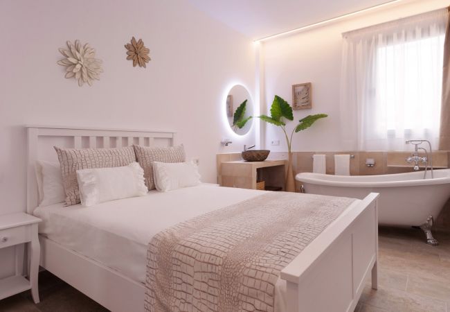 Casa en Palma  - Rainbow Home Mallorca casa vacacional espaciosa con piscina cerca de Palma para hasta 14 huéspedes Casa en Palma  - Rainbow Home Mallorca casa vacacional espaciosa con piscina cerca de Palma para hasta 14 huéspedes