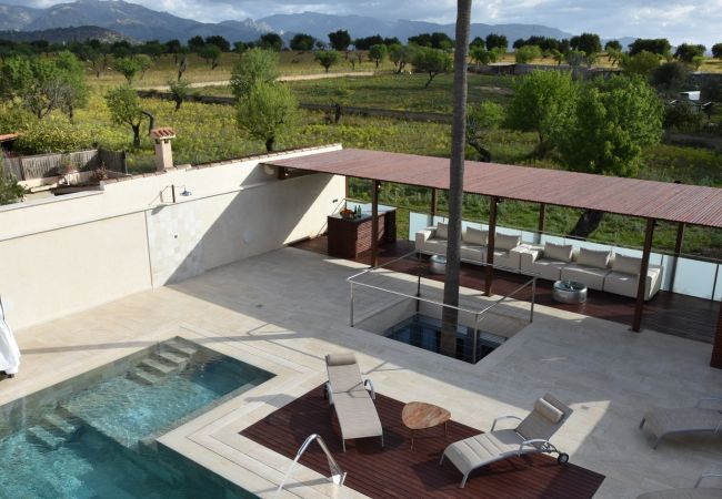 Casa en Palma  - Rainbow Home Mallorca casa vacacional espaciosa con piscina cerca de Palma para hasta 14 huéspedes Casa en Palma  - Rainbow Home Mallorca casa vacacional espaciosa con piscina cerca de Palma para hasta 14 huéspedes