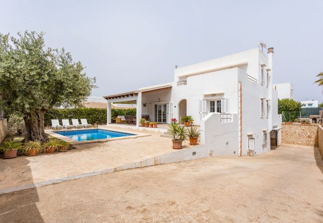 Casa en Cala d'Or - Casa Ferrera vacaciones en un acogedor alojamiento con piscina privada a poca distancia de Cala Ferrera Casa en Cala d'Or - Casa Ferrera vacaciones en un acogedor alojamiento con piscina privada a poca distancia de Cala Ferrera