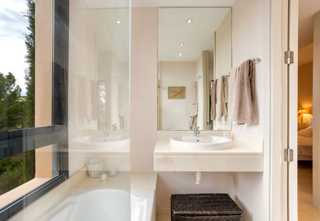 Apartamento en Son Servera - Cala Bona apartamento con vistas a la montaña y piscina cerca del mar en Port Verd disponible para alquiler mensual Apartamento en Son Servera - Cala Bona apartamento con vistas a la montaña y piscina cerca del mar en Port Verd disponible para alquiler mensual