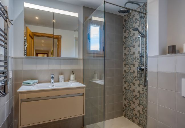 Apartamento en Santa Ponça - Port Adriano Residence elegante vivienda con piscina cerca de la playa en Santa Ponsa disponible para estancias temporales Apartamento en Santa Ponça - Port Adriano Residence elegante vivienda con piscina cerca de la playa en Santa Ponsa disponible para estancias temporales