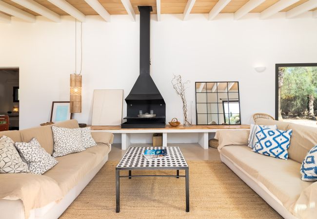 Casa en Campos - Casa de vacaciones Can Riera Elegante alojamiento con piscina para 12 personas cerca de la playa de Es Trenc Casa en Campos - Casa de vacaciones Can Riera Elegante alojamiento con piscina para 12 personas cerca de la playa de Es Trenc