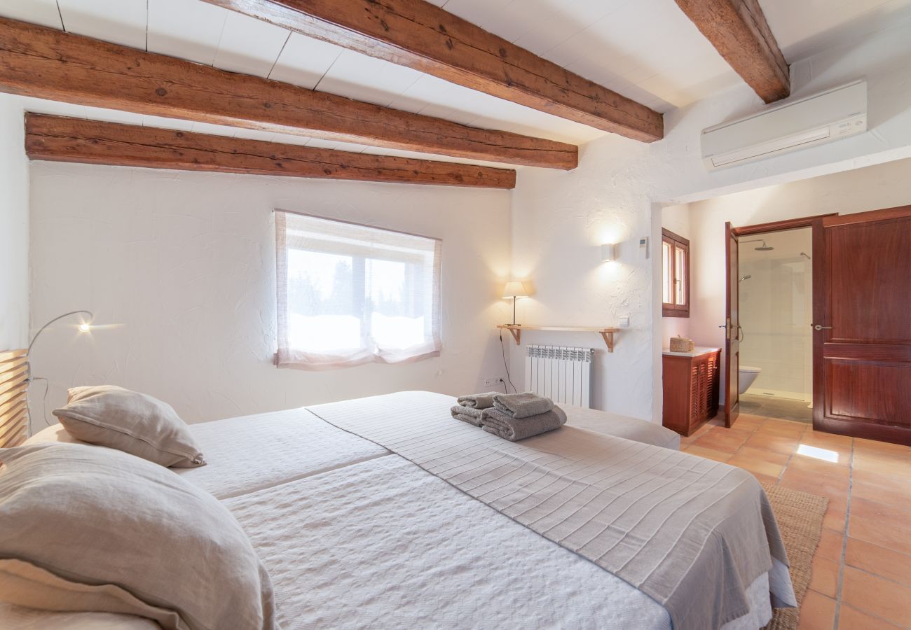 Casa en Campos - Casa de vacaciones Can Riera Elegante alojamiento con piscina para 12 personas cerca de la playa de Es Trenc