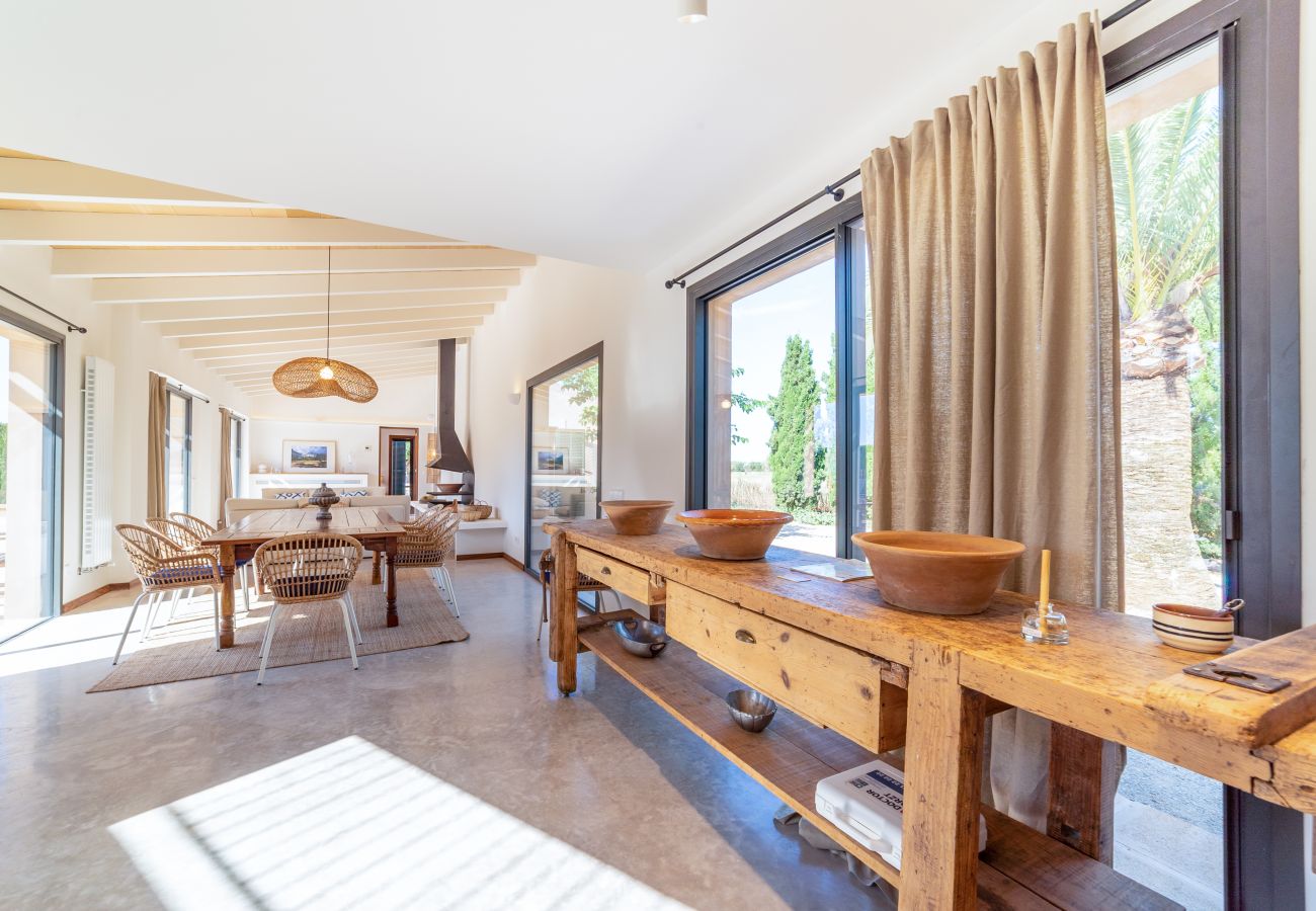 Casa en Campos - Casa de vacaciones Can Riera Elegante alojamiento con piscina para 12 personas cerca de la playa de Es Trenc