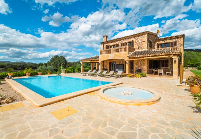 Finca en Son Carrió - Finca Es Molinet Nou casa vacaciones con encanto y piscina privada en Son Carrió, Mallorca Finca en Son Carrió - Finca Es Molinet Nou casa vacaciones con encanto y piscina privada en Son Carrió, Mallorca