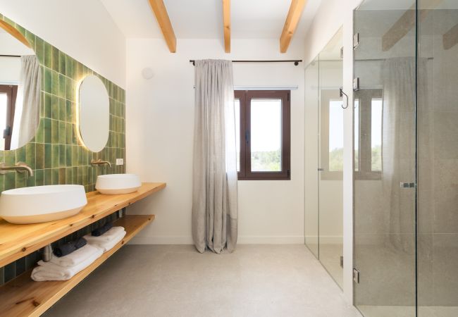 Villa en Ses Salines - Villa Olivo casa vacacional moderna con piscina en Mallorca cerca de Ses Salines y Es Trenc Villa en Ses Salines - Villa Olivo casa vacacional moderna con piscina en Mallorca cerca de Ses Salines y Es Trenc