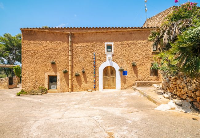 Casa en Felanitx - Can Pessal casa de vacaciones en la montaña con piscina privada cerca de Es Carritx Mallorca Casa en Felanitx - Can Pessal casa de vacaciones en la montaña con piscina privada cerca de Es Carritx Mallorca