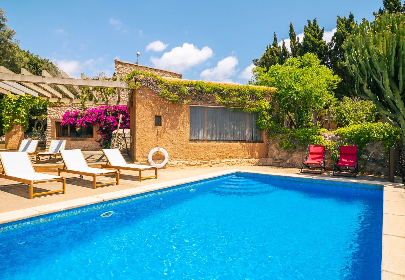 Casa en Cas Concos - Can Pessal casa de vacaciones en la montaña con piscina privada cerca de Es Carritx Mallorca