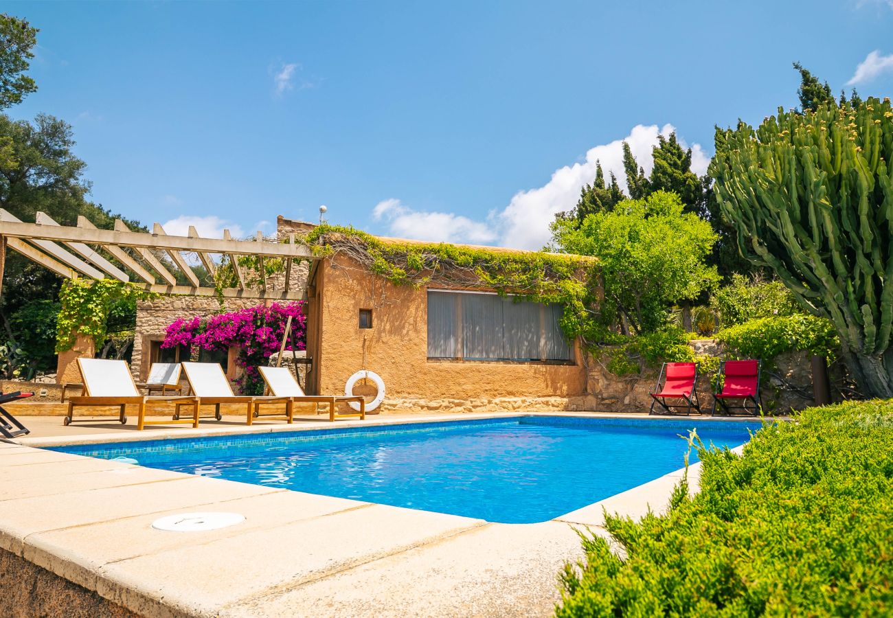 Casa en Cas Concos - Can Pessal casa de vacaciones en la montaña con piscina privada cerca de Es Carritx Mallorca