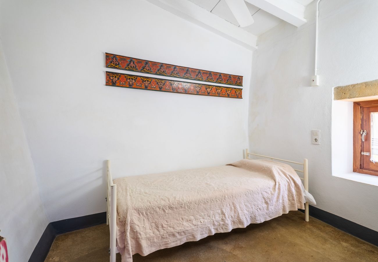 Casa en Cas Concos - Can Pessal casa de vacaciones en la montaña con piscina privada cerca de Es Carritx Mallorca
