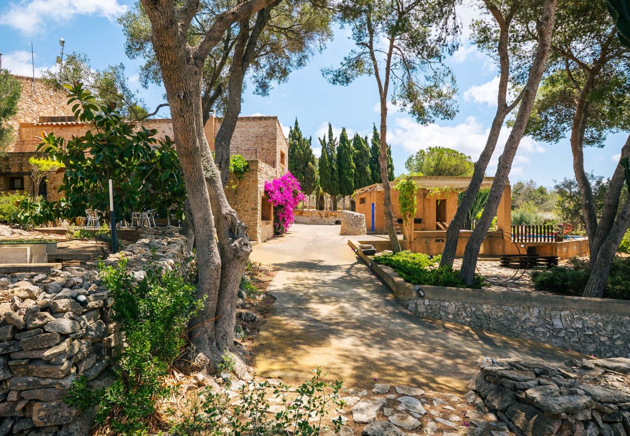 Casa en Cas Concos - Can Pessal casa de vacaciones en la montaña con piscina privada cerca de Es Carritx Mallorca