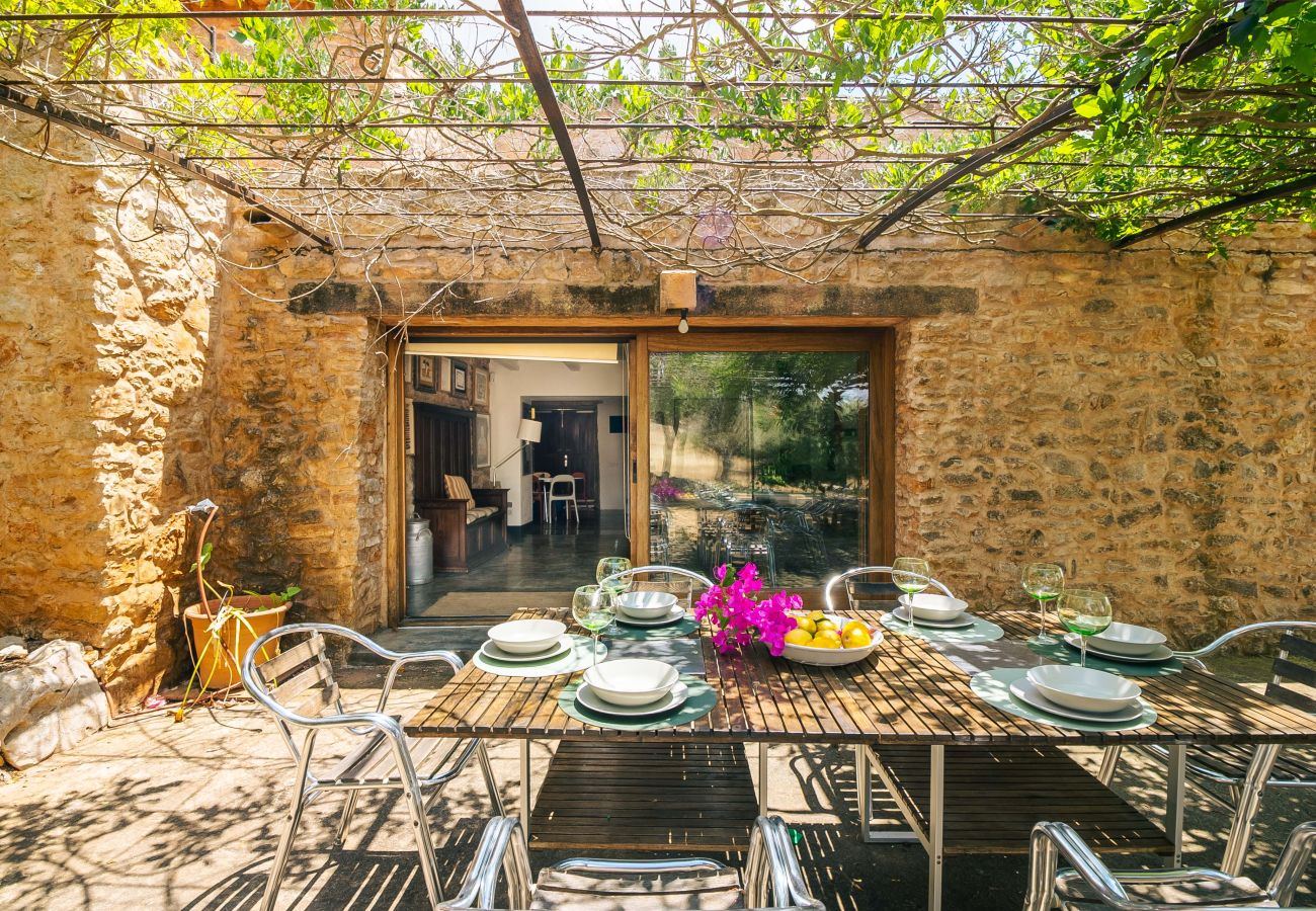 Casa en Cas Concos - Can Pessal casa de vacaciones en la montaña con piscina privada cerca de Es Carritx Mallorca