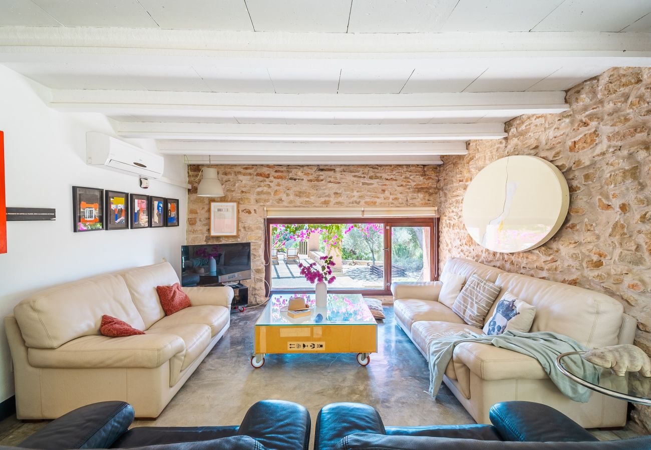Casa en Cas Concos - Can Pessal casa de vacaciones en la montaña con piscina privada cerca de Es Carritx Mallorca