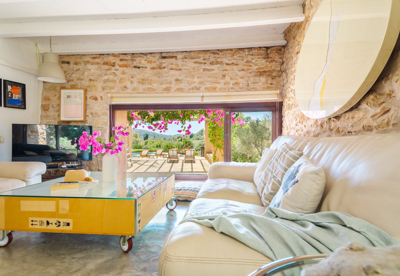Casa en Cas Concos - Can Pessal casa de vacaciones en la montaña con piscina privada cerca de Es Carritx Mallorca
