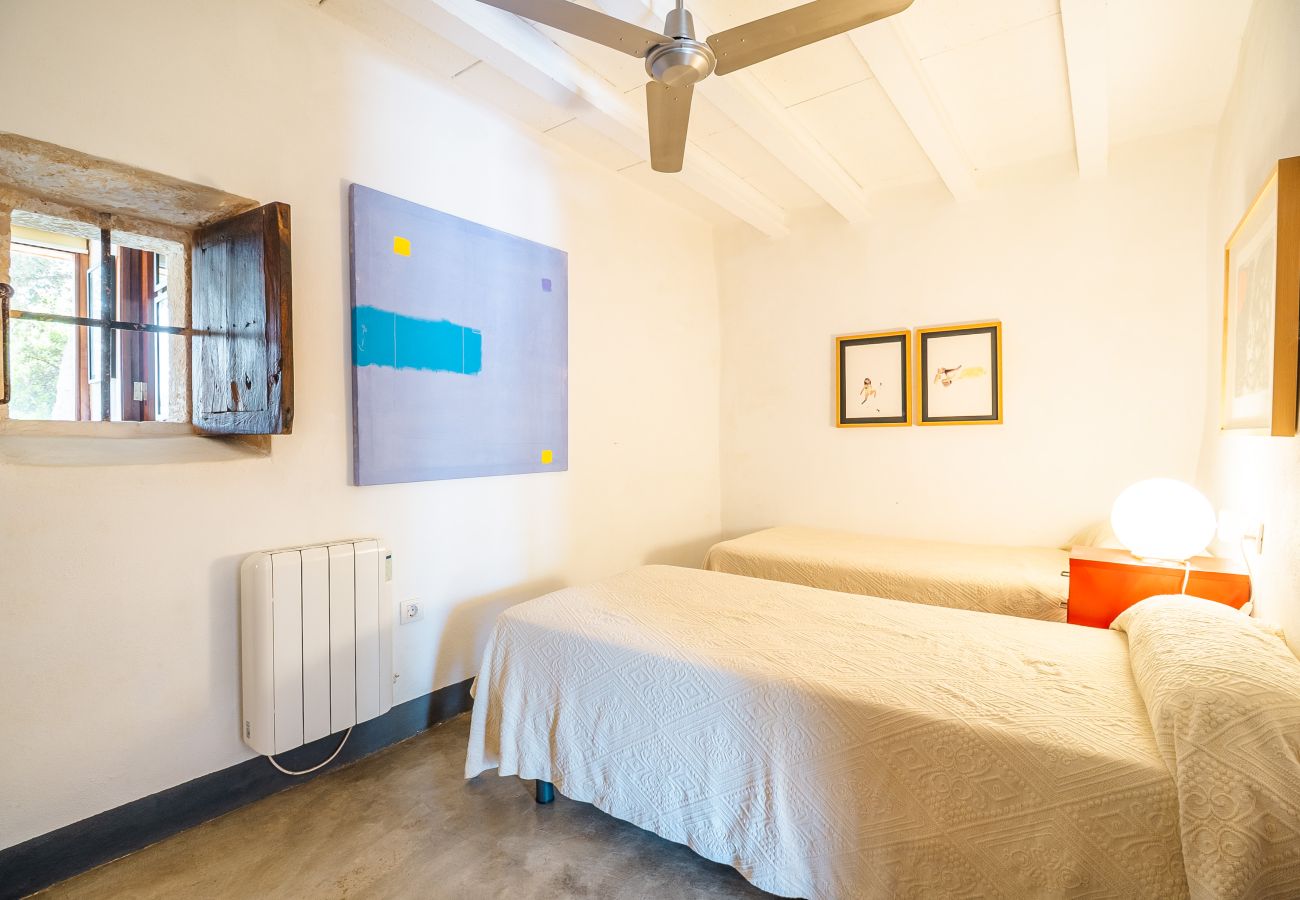 Casa en Cas Concos - Can Pessal casa de vacaciones en la montaña con piscina privada cerca de Es Carritx Mallorca