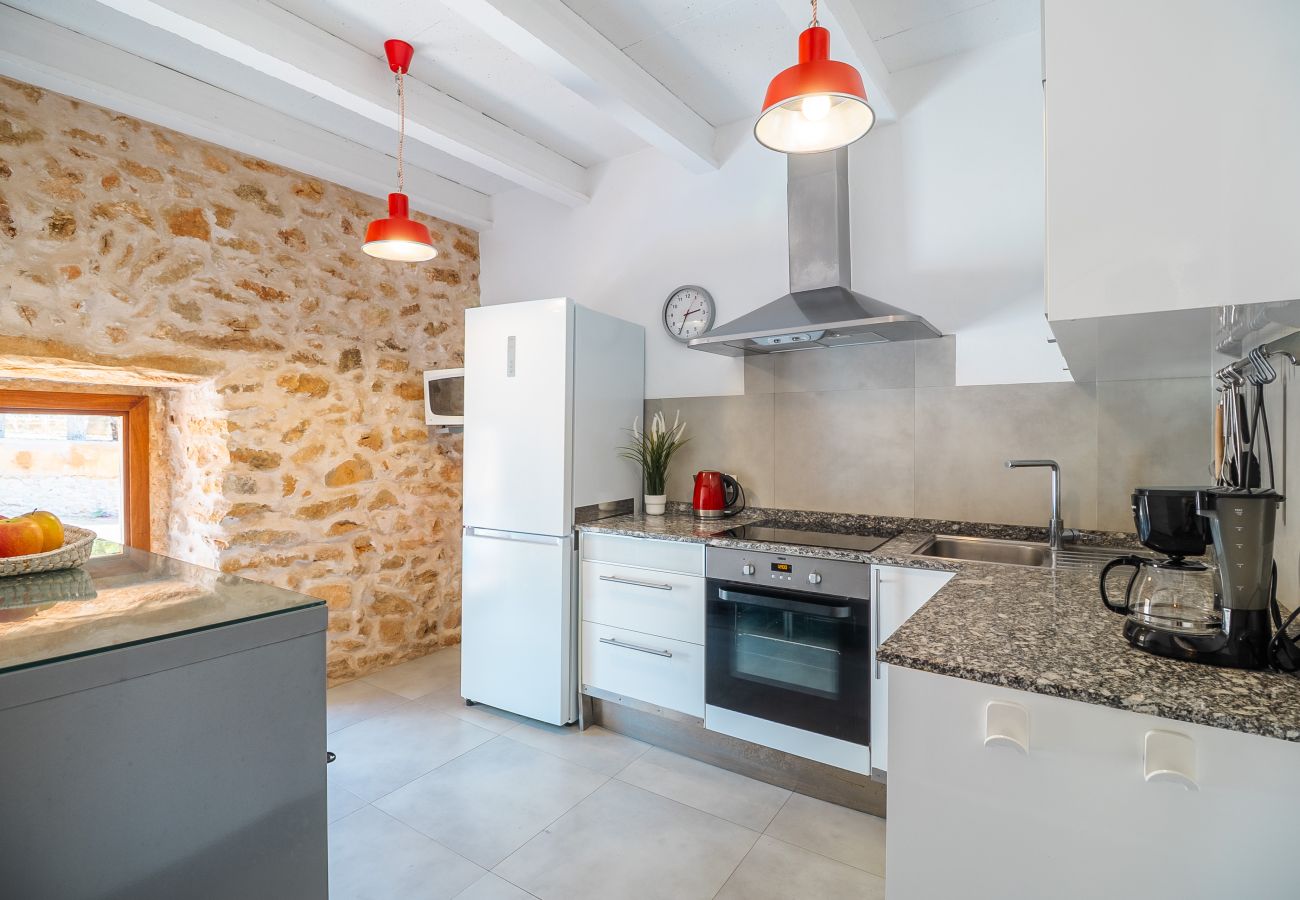 Casa en Cas Concos - Can Pessal casa de vacaciones en la montaña con piscina privada cerca de Es Carritx Mallorca