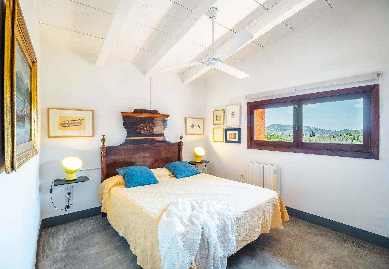 Casa en Cas Concos - Can Pessal casa de vacaciones en la montaña con piscina privada cerca de Es Carritx Mallorca