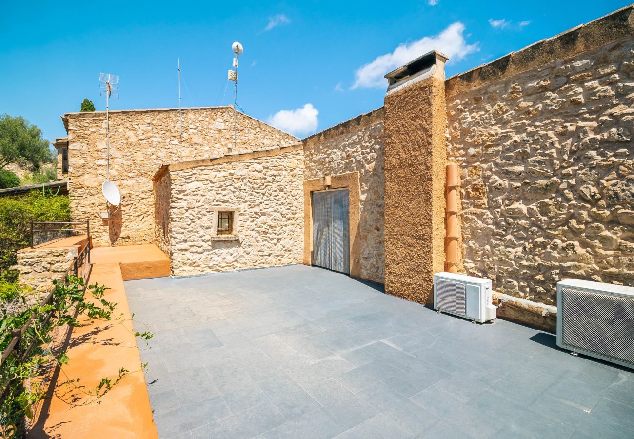 Casa en Cas Concos - Can Pessal casa de vacaciones en la montaña con piscina privada cerca de Es Carritx Mallorca