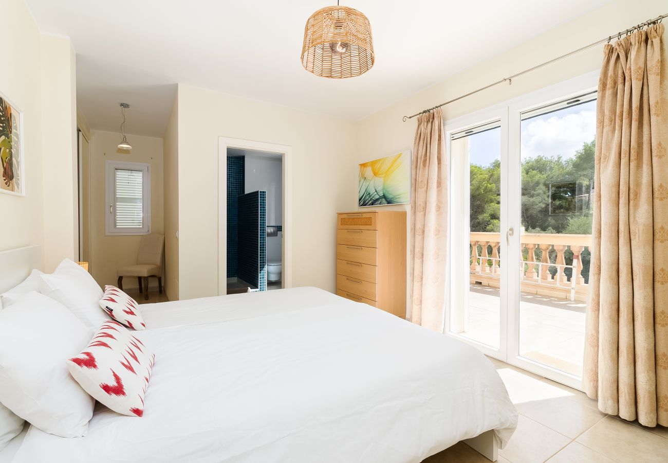 Casa en Manacor - Villa Occitania Mallorca moderna casa de vacaciones en Cala Murada con piscina para 8 personas