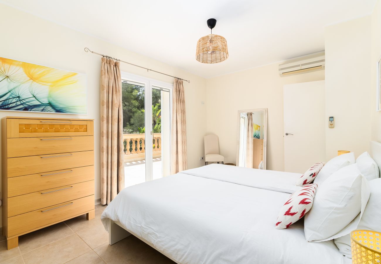 Casa en Manacor - Villa Occitania Mallorca moderna casa de vacaciones en Cala Murada con piscina para 8 personas