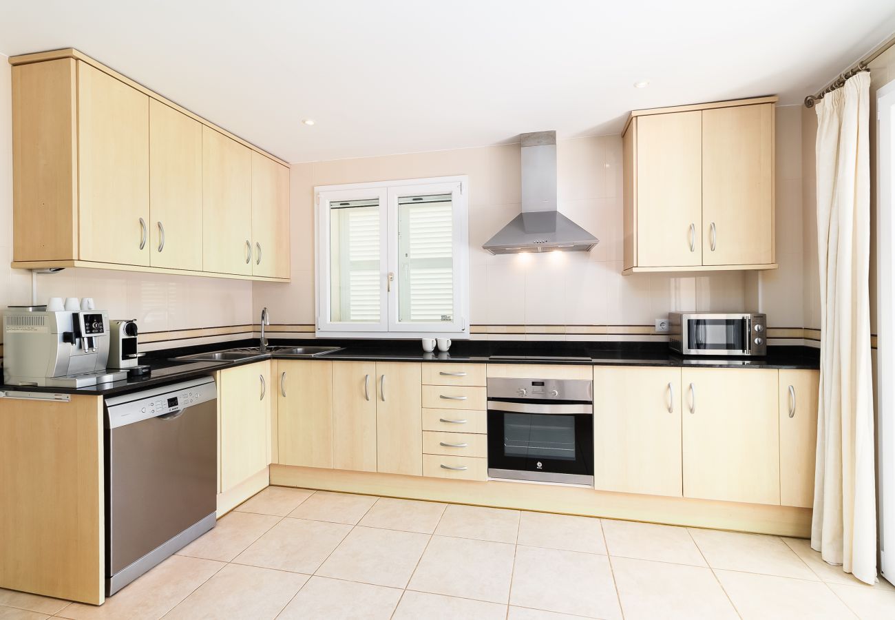 Casa en Manacor - Villa Occitania Mallorca moderna casa de vacaciones en Cala Murada con piscina para 8 personas