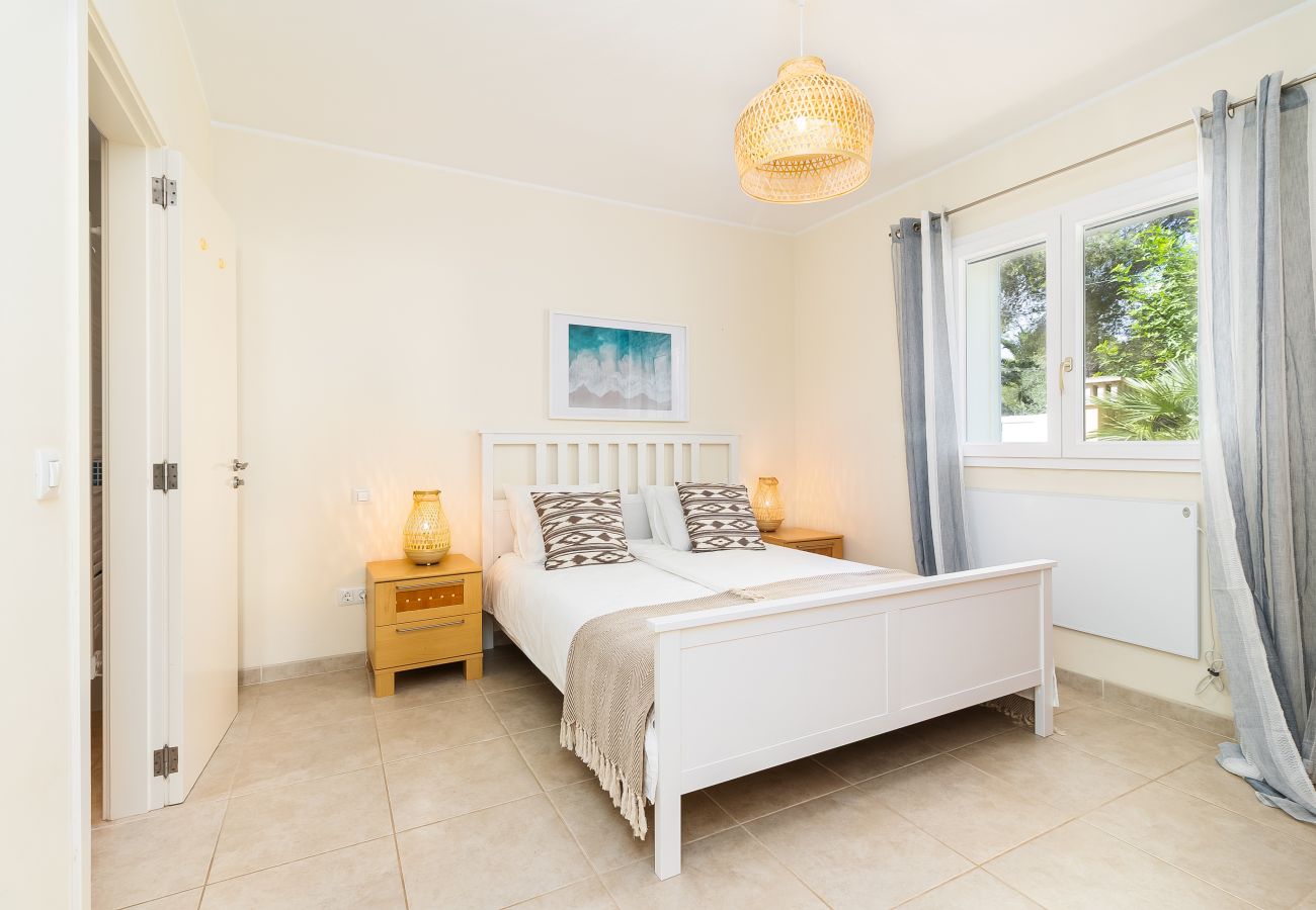 Casa en Manacor - Villa Occitania Mallorca moderna casa de vacaciones en Cala Murada con piscina para 8 personas