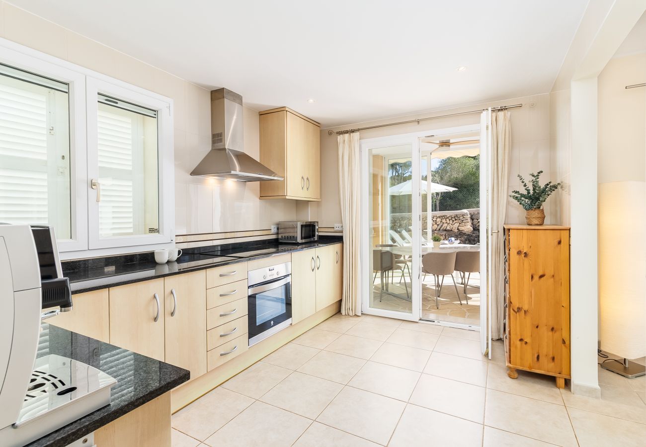 Casa en Manacor - Villa Occitania Mallorca moderna casa de vacaciones en Cala Murada con piscina para 8 personas