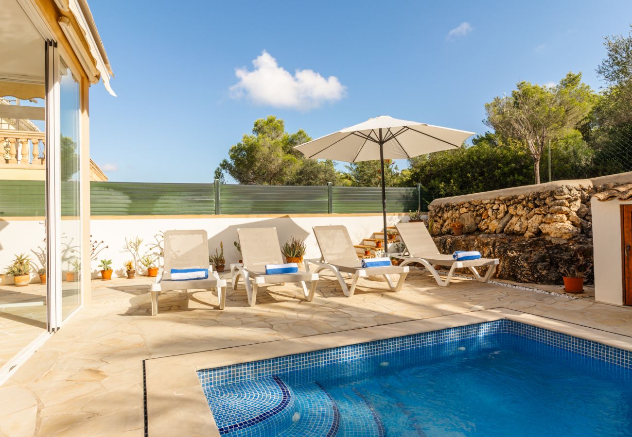Casa en Manacor - Villa Occitania Mallorca moderna casa de vacaciones en Cala Murada con piscina para 8 personas