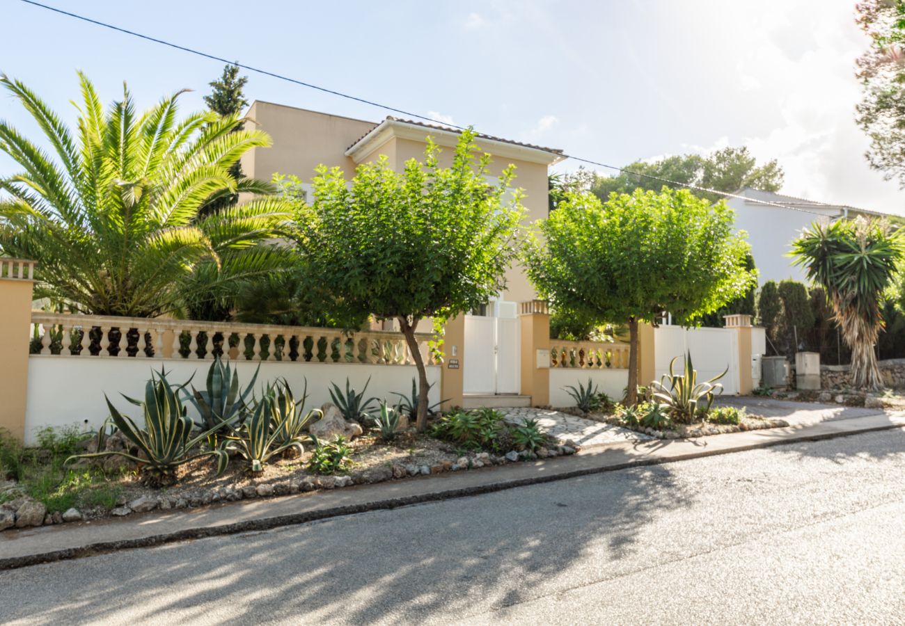 Casa en Manacor - Villa Occitania Mallorca moderna casa de vacaciones en Cala Murada con piscina para 8 personas