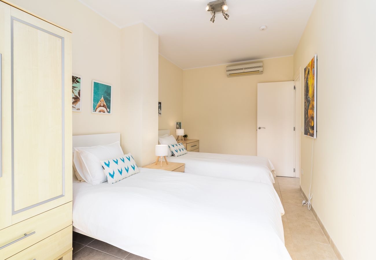 Casa en Manacor - Villa Occitania Mallorca moderna casa de vacaciones en Cala Murada con piscina para 8 personas